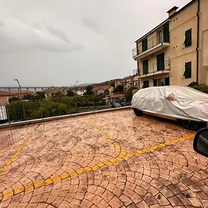 https://fronte-mare-wifi-piscina.hotelitalianriviera.com